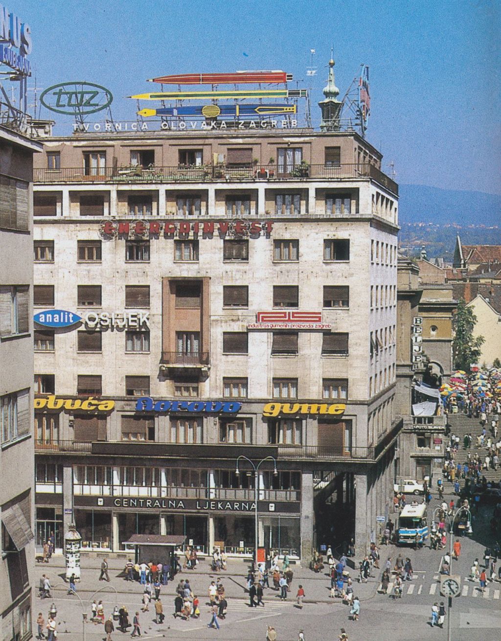 Zgrada 'Assicurazioni generali', Trg Republike (današnji Trg bana Jelačića), oko 1975.-1980. godine